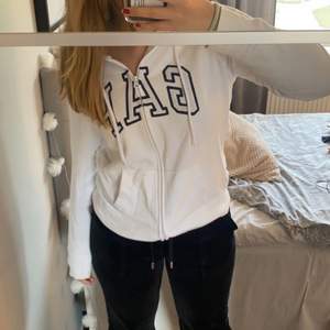 Snygg sip hoodie från gap 💞 