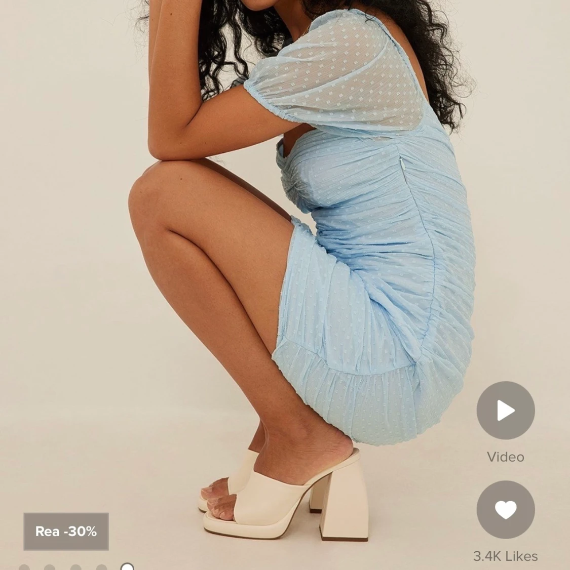 Blå klänning från NA-KD  - 91