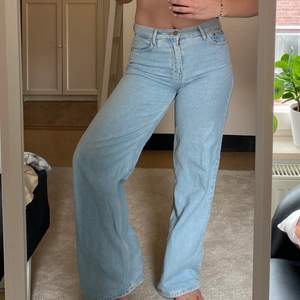 Wide leg jeans från junkyard som inte kommer till användning så ofta då jag har andra liknande! 