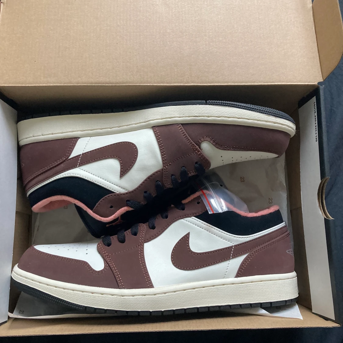 Jordan 1 mocha low 
