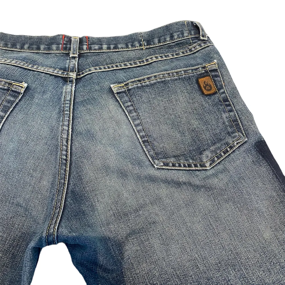 Vintage lågmidjade jeans  Asballa Sista bilden är lånad🥰 Sitter som en S oxh långa i benen❤️‍🔥. Jeans & Byxor.