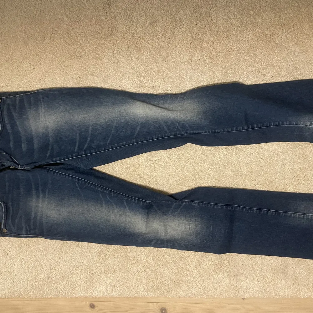 Jättefina jeans från g-star. Aldrig använda. Sitter som raka jeans. . Jeans & Byxor.
