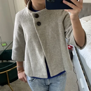 Kappa!  - Najs kappa med trekvartsärm som är perfekt till våren! 