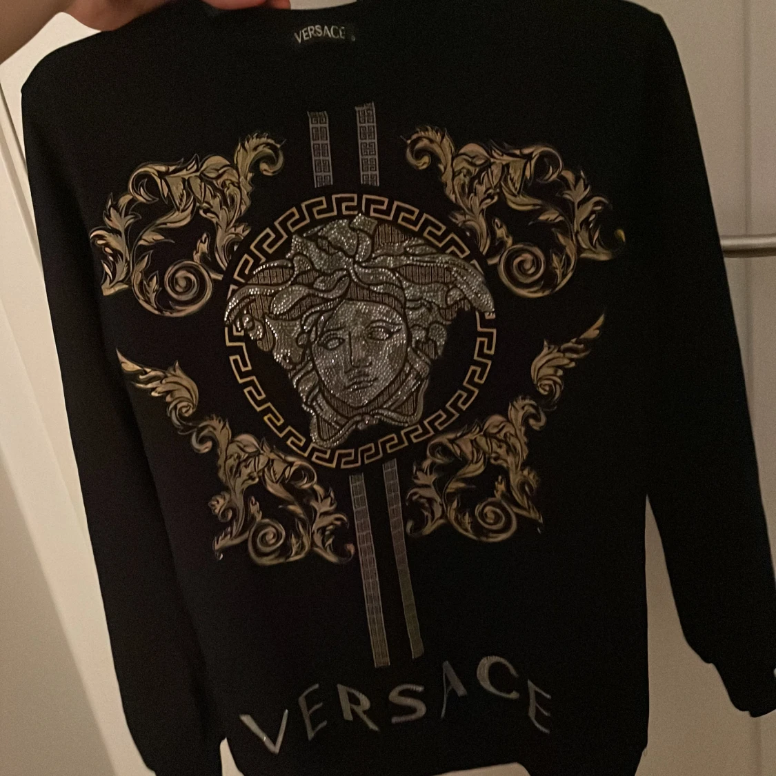 Svart versace sweatshirt  - 91