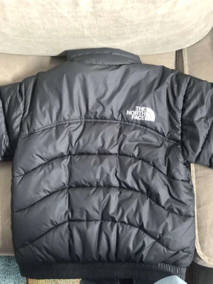 North face 1997 - Ny jacka inte använd ✅ ingen lukt ✅ svarar inom 12 timmar ✅ 