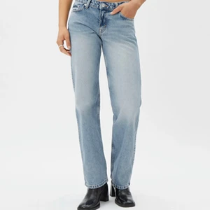 Weekday  - Jeans från weekday köpte igår så bra skick men är för stora för mig