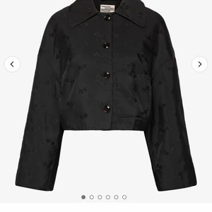 36 - Jacka från baumgarten sökes!!