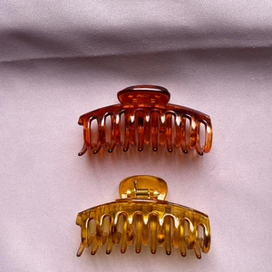 Hårklämmor  - 1 Hårklämmor för 18 kr 2 för 30❤️spänner riktigt bra