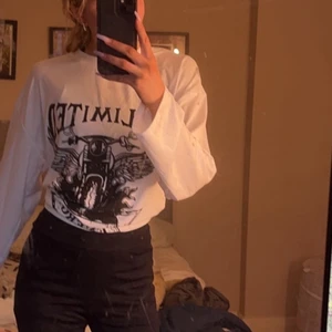 Fin cool tröja! - Jätte fin luftig skön tröja! Aldrig använd förutom provad!