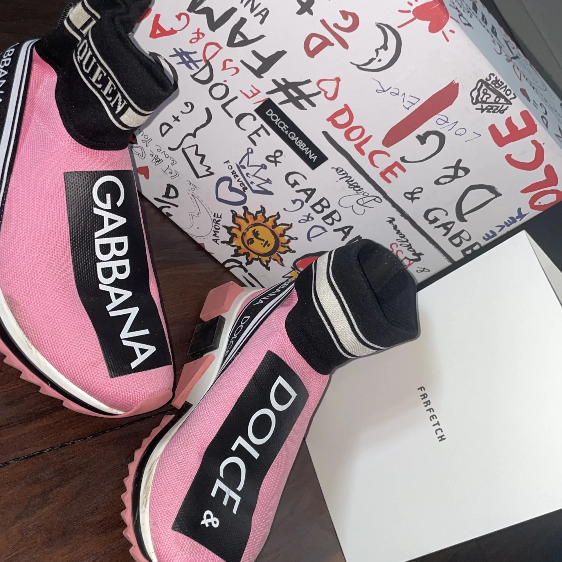 Dolce&Gabbana skor. Använt max 4 gånger. Köpta ifrån Farfetch med totalsumman 432,12 ( EUR). Skorna är äkta och man får även med paper vid köp.  - 90