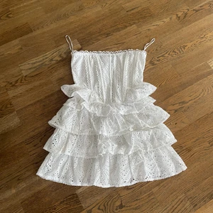 Kläning från asos med korsett uptill - Snygg kläning från asos som var för liten för mig 