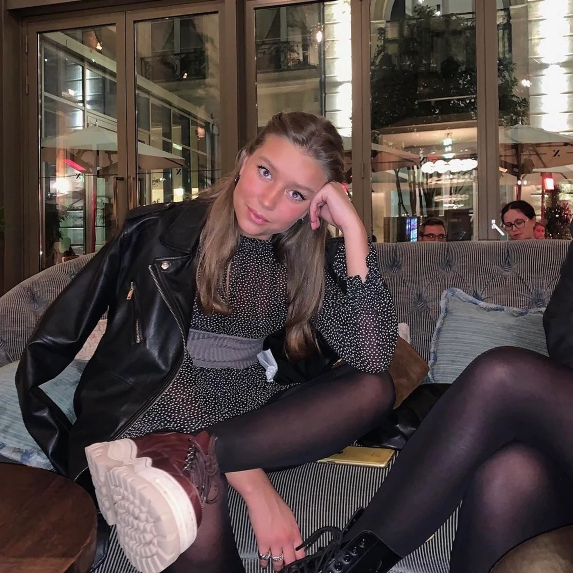 Svart prickigt bikbokklänning - 90