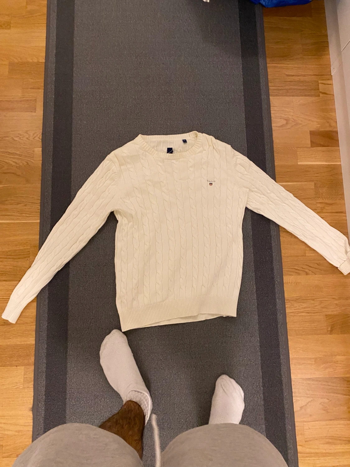 Kabelstickad gant tröja