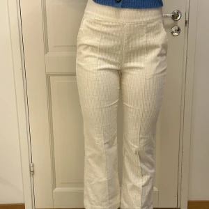 Manchesterbyxor  - Säljer dessa manchesterbyxor från soaked! Väldigt snygga både till vintern och våren som kommer❤️‍🔥👌🏼 köptes förra året och bara använda några gånger! 