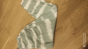 Mjukis byxor - Ett par tidye byxor med fickor och i bra skick stryker och tvättas innan jag skickar de 