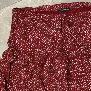 Volang kjol - Från Brandy Melville 