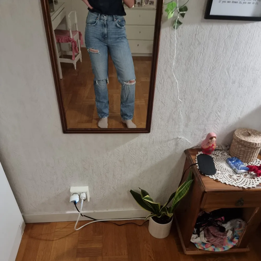 Highwaist jeans. Är 173 cm lång. Jeans & Byxor.