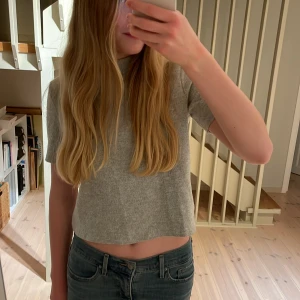 Zara topp - En jättesnygg grå stickad topp från Zara! 💞