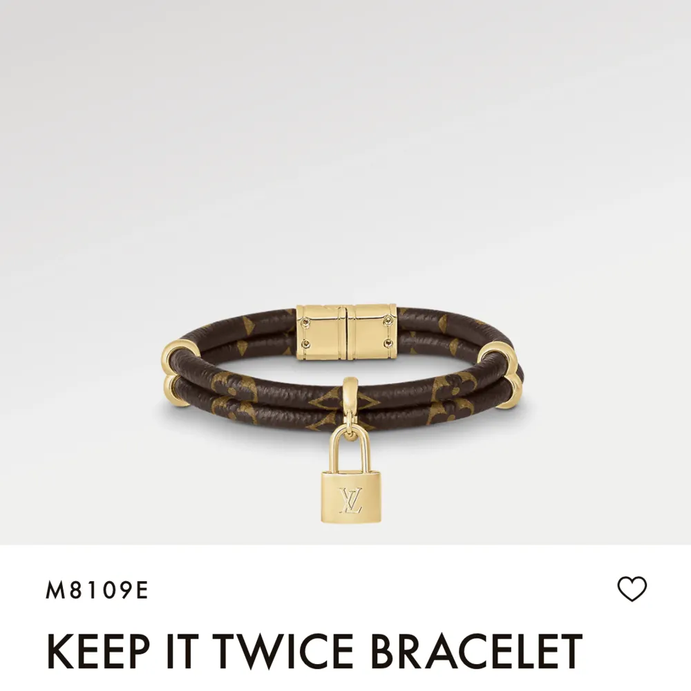Louis Vuitton armband med monogram och hänglåset. Säljer pga att jag inte använder den så mycket längre. Köpt på butiken i Dubai och kasse och kvitto medföljer. Nypris: 4275kr. Accessoarer.