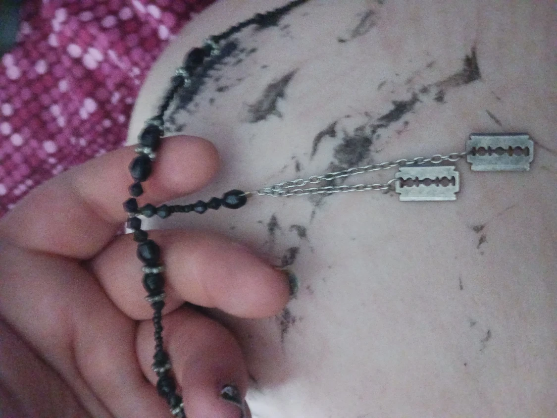 Handgjort halsband rakblad - 90