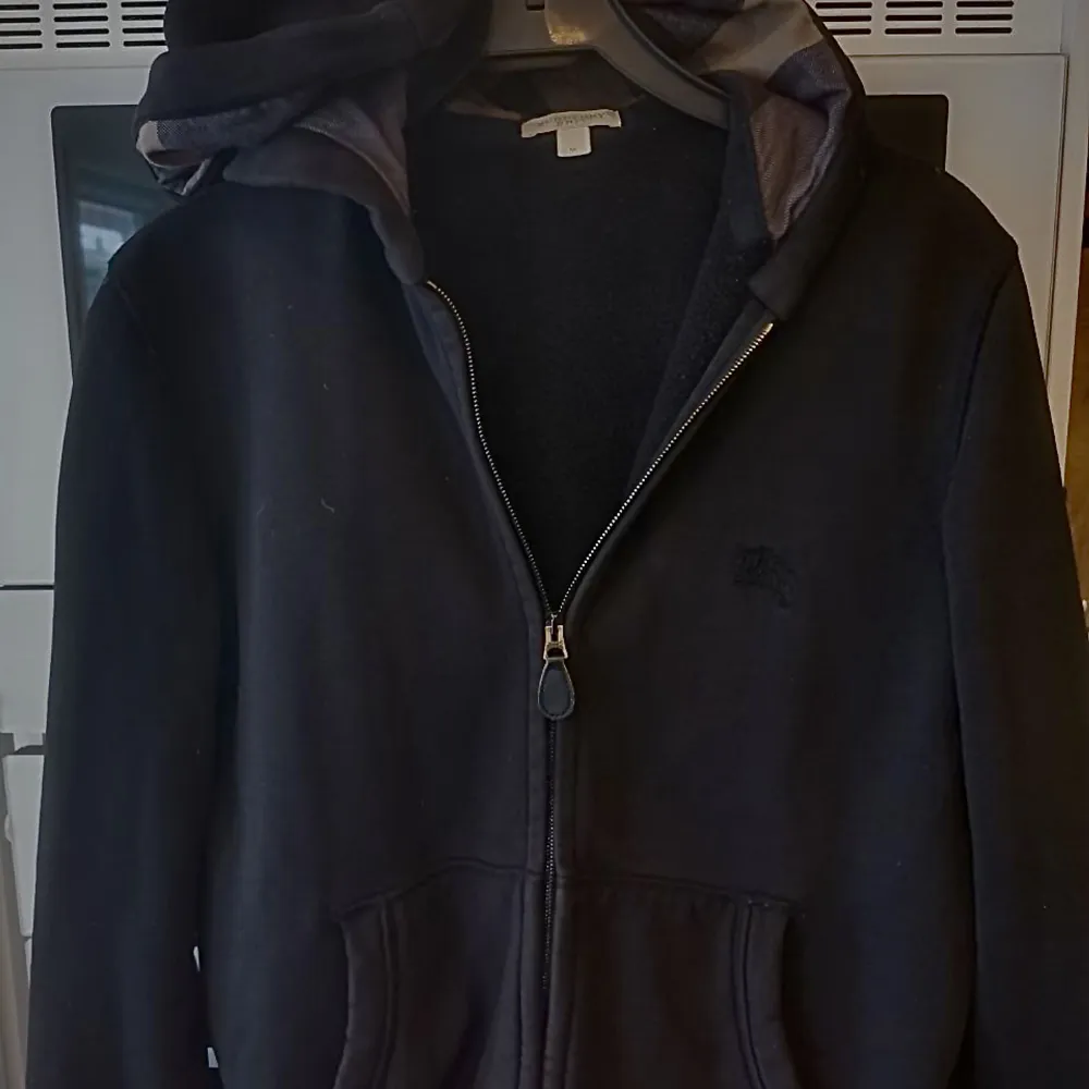 Burberry zip-hoodie  Size M-L Condition 8/10. Hoodies.