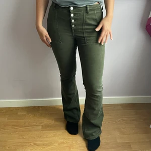 Zara Flared Jeans  - Size - 36, Condition - barely used in excellent condition, Style - Mid waisted green flare jeans 