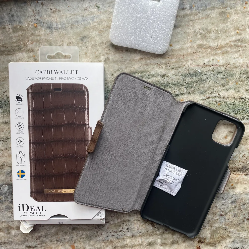 Slutsåld färg från ideal of sweden. Passar iPhone 11 PRO Max & XS MAX. Nypris 400kr. Skickas mot fraktkostnad eller hämtas i Stockholm. Kolla gärna mina andra annonser då jag flyttstädar ♥️. Accessoarer.