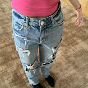 Jeans - Dessa jeansen är nästan i helt nytt skick då jag bara har använt de några gånger. 