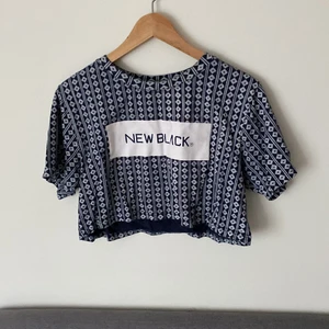 New Black magtröja  - Den är lite större i storleken 