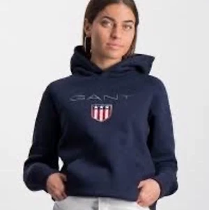 Gant hoodie M  - Mörkblå gant hoodie i storlek M! Lite stor i storleken 