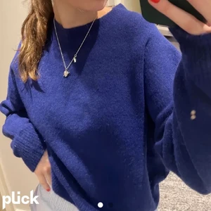 Stikad tröja - Säljer nu min super snygga stikade tröja då den inte kommer till andvändning längre,skriv privat vid fler frågor och intresse!❤️lånad bild!