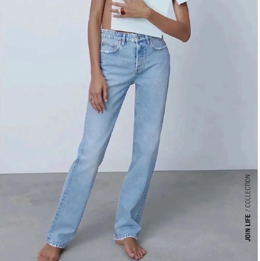 jättefina zara jeans, satt inte riktigt som jag ville☺️☺️💓💓. Jeans & Byxor.