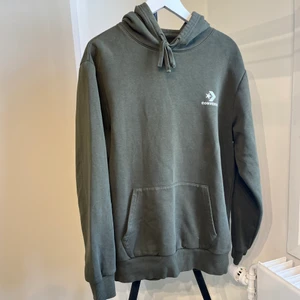 Converse hoodie - Skick: 8/10 Storlek: M Passar: M Orginalpris: 699kr
