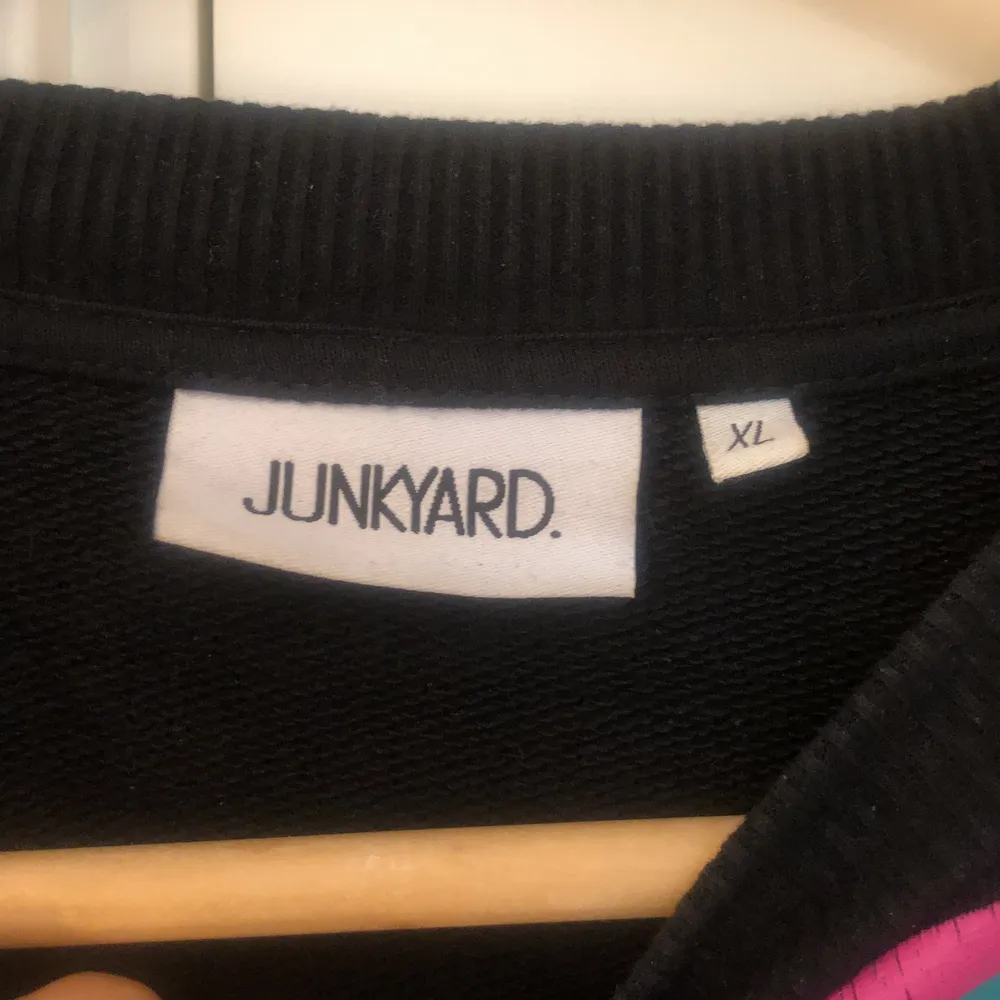 En tröja från junkyard. Knappt använd. Pris kan diskuteras. Hoodies.