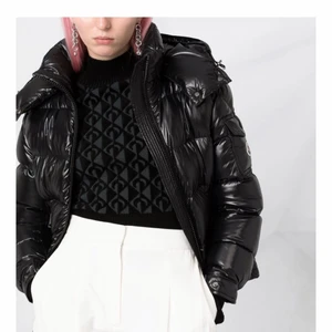 Söker moncler jacka - Söker denna moncler jackan i xs/s