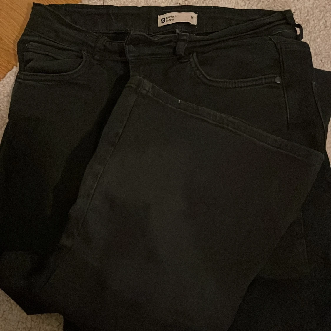 Gina bootcut jeans i svart