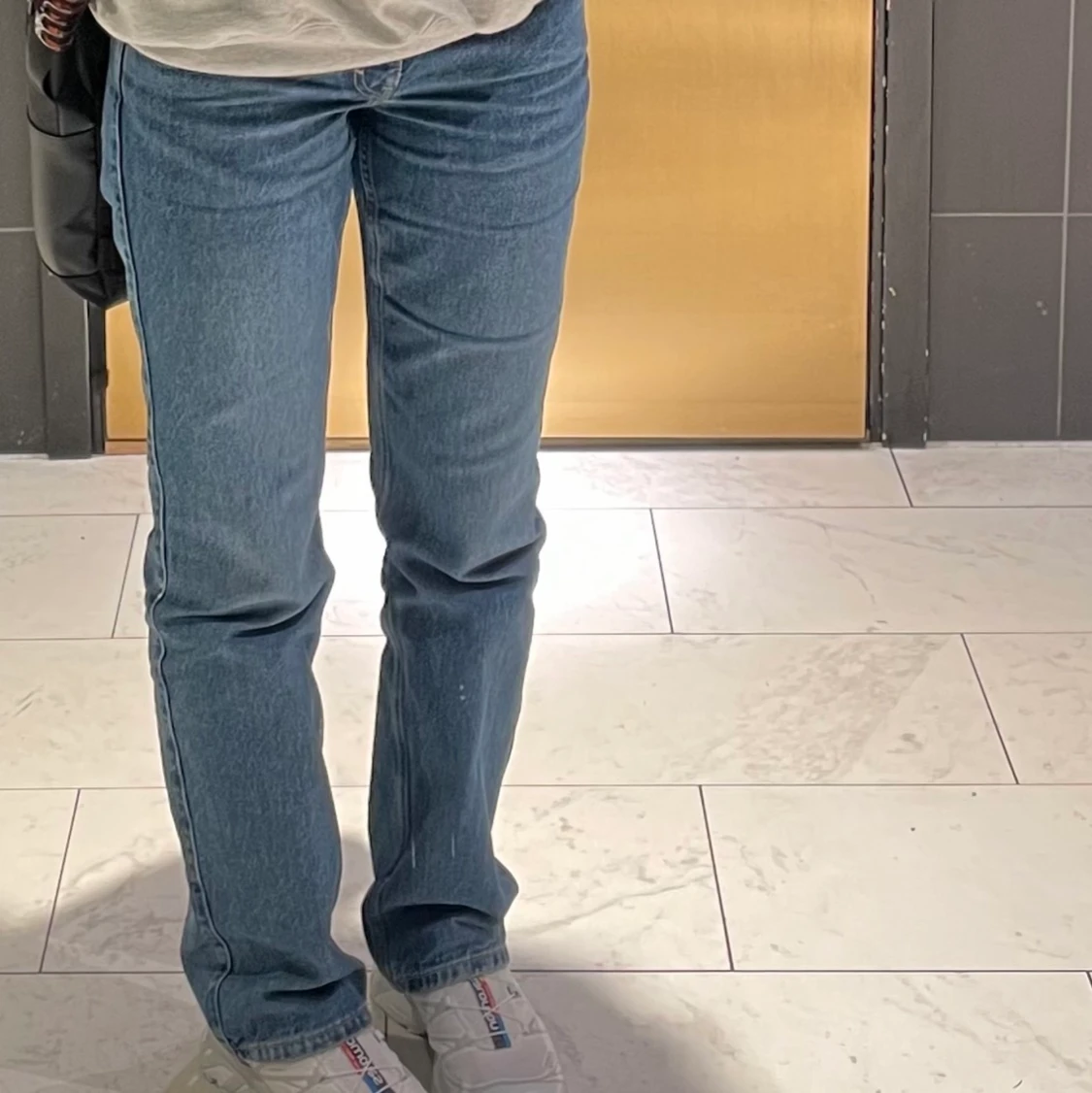 Blåa lågmidjade jeans! - 90