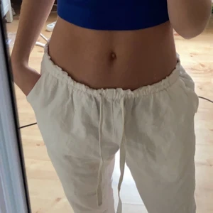 Linnebyxor  - Köpte ett par linnebyxor från sellpy som tyvärr var för korta på mig som är 162, passar nog nån som är mellan 155-160, dem är i bra kvalitet!❤️ köparen står för frakten