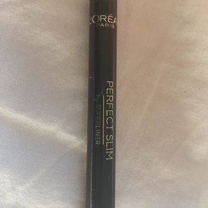 Loréal Eyeliner - Helt ny oanvänd L’oréal eyeliner. Säljer pga. Att jag inte har någon användning för den, för att jag inte sminkar mig.