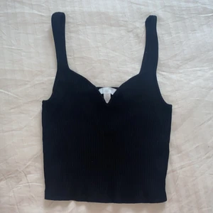 Crop top stl S - Använd en gång. Som ny. 