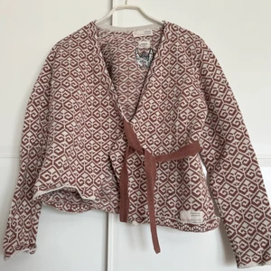 Odd molly kofta  - Superfin kofta från Odd molly, sällan använd vilket gör att jag hellre säljer vidare den till någon som kommer använda den flitigare än jag 🦋