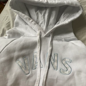 Vans hoddie - Säljer denna hoddie som aldrig kommit till användning.