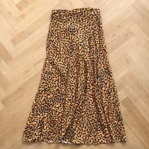 Leopardkjol från stories  - Så snygg leopardkjol från stories! Cool med en vit t-shirt och sneakers tex 🐆👌