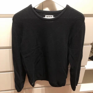 Kidsbrandstore watink stickad tröja - Svart stickad tröja från Kidsbrandstore. Barnstorlek 158/164 alltså XS. Fint skick.