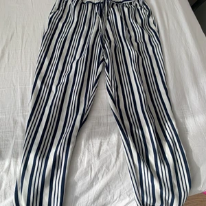 Byxor  - Lös Blå/vit sommar byxa med snöre