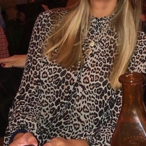 Blus - Säljer min superfina leopard blus. Storlek 36!!!❣️❣️❣️