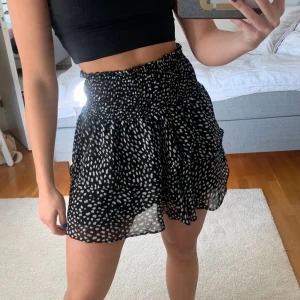 Chelsea kjol - Säljer min jättefina trendiga kjol från Chelsea då jag redan har en liknande. (Lånade bilder)