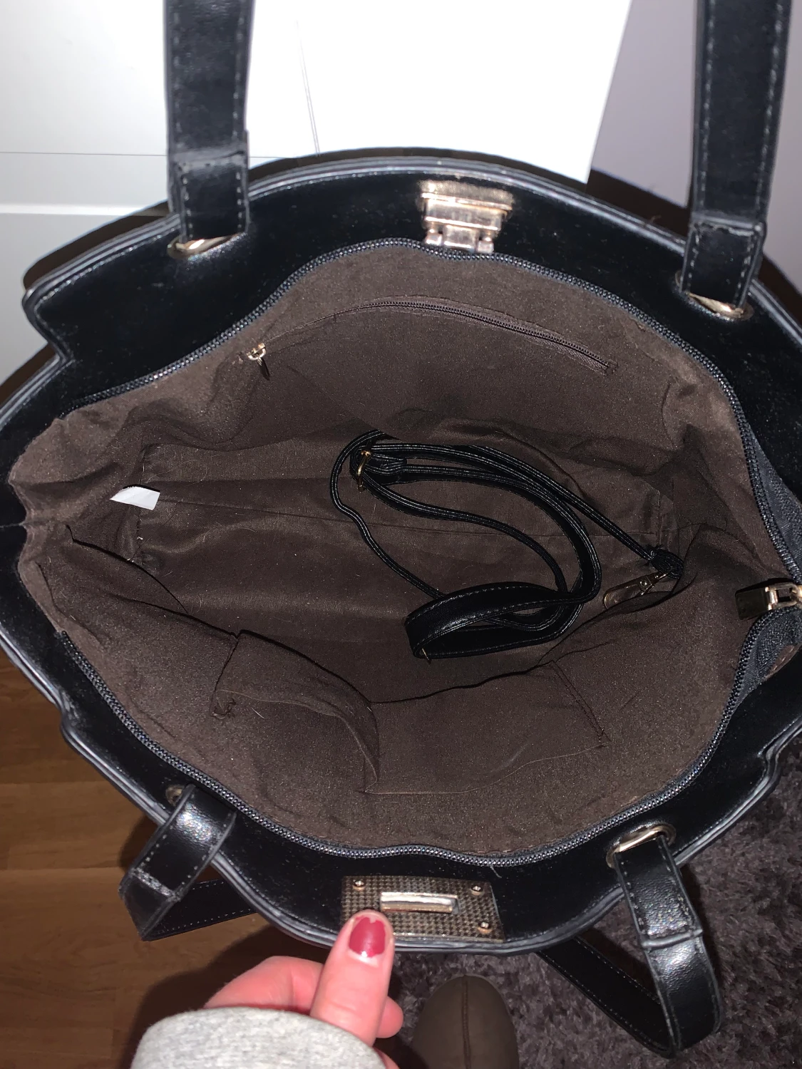 Läder väska med nitar - 90