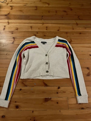 Kofta - Beige kofta från primark. Bra skick. Djur i hemmet