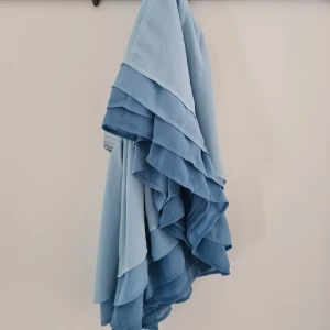 Kjol stl 38 - Söt volangkjol i stl 38 från Divided.  Fint skick. 